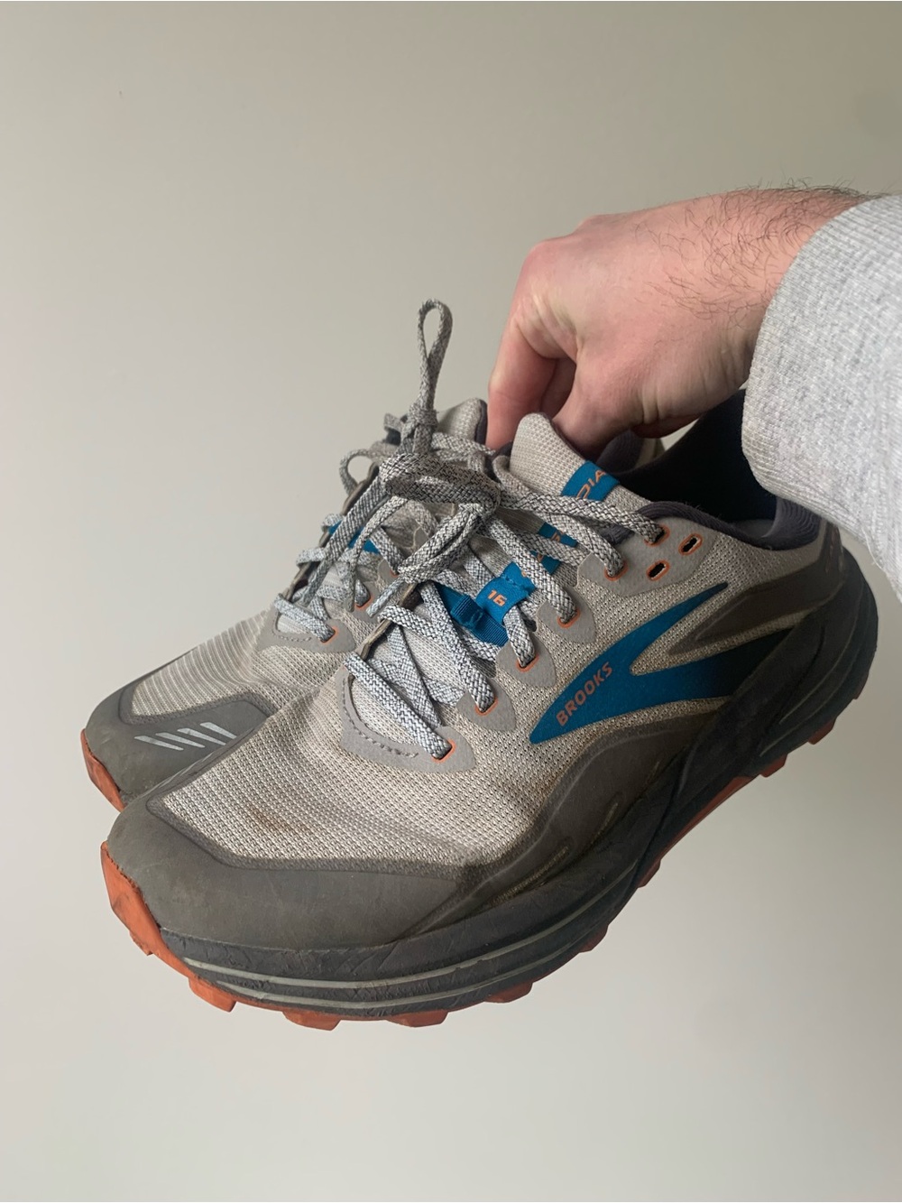 Brooks Cascadia 16 Trail Running Shoes Size 9